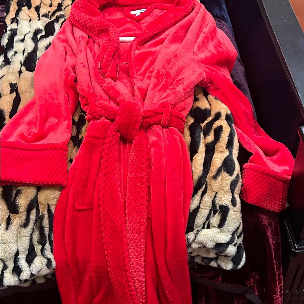SONOMA Plush Red Hooded Bathrobe with Textured Trim